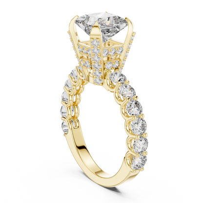 Princess Cut Diamond Ring with Pav茅 Band