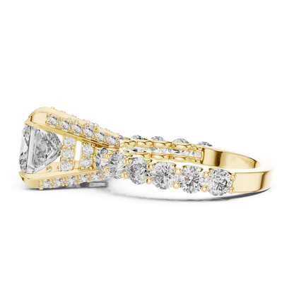 Princess Cut Diamond Ring with Pav茅 Band